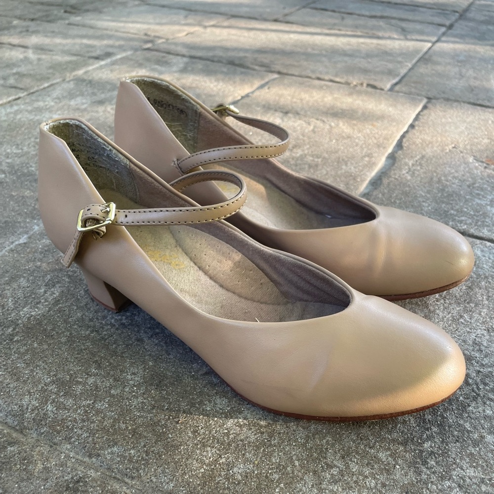 Capezio Jr. Footlight 1.5” Character Shoes